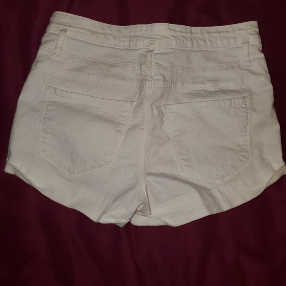 Shorts - Picture 2 of 3